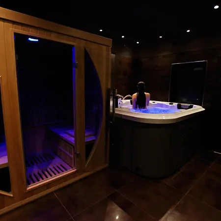 New- With Sauna&jacuzzi 2025 ムルテル